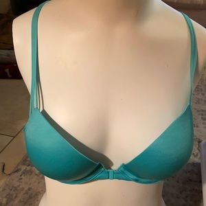Victoria’s Secret green front closure bra size 36A